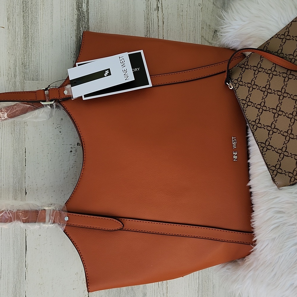 NWT NINE WEST DIANTHA CARRYALL SHOULDER BAG WITH WRISTLET - Picture 1 of 16
